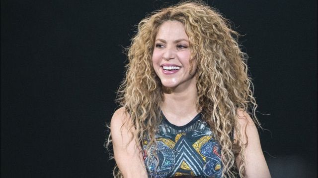 Shakira celebra su portada en Cosmopolitan en medio del escándalo de los Pandora Papers