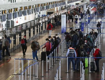 Gobierno evaluaría nuevo protocolo para permitir viajes a menores no inoculados