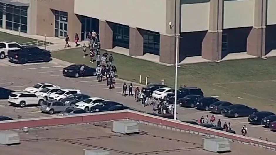 Al menos cuatro heridos deja tiroteo al interior de escuela secundaria de Texas