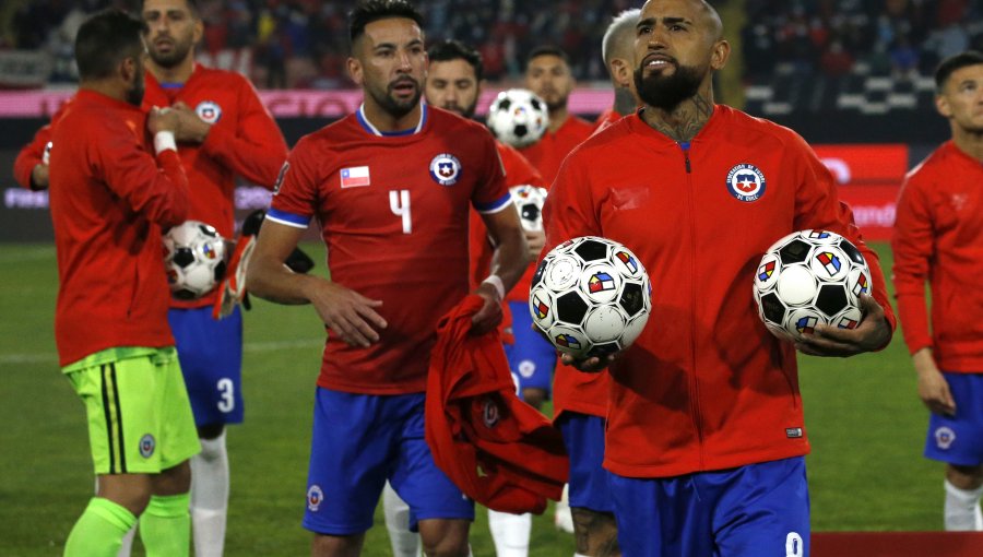 FIFA advierte a la Roja: temen "actitudes racistas" de hinchas en Clasificatorias