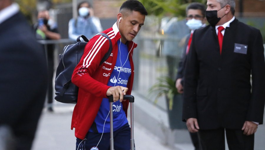 La Roja arribó a Lima para enfrentar el crucial duelo ante Perú por Clasificatorias