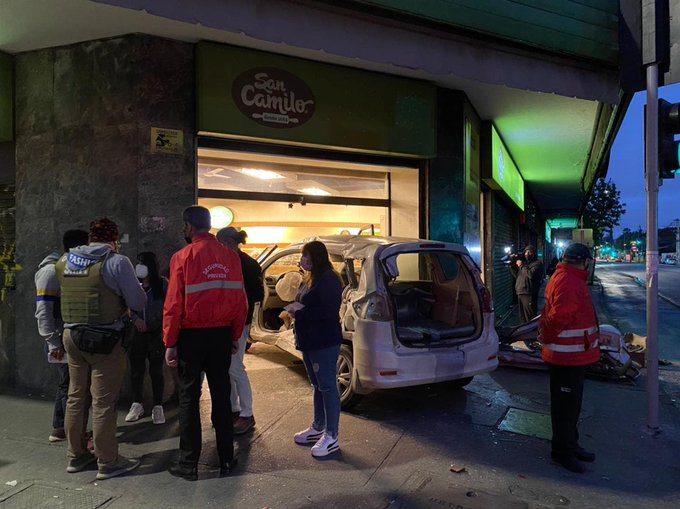 Por salvarse de una encerrona terminó impactando a una panadería