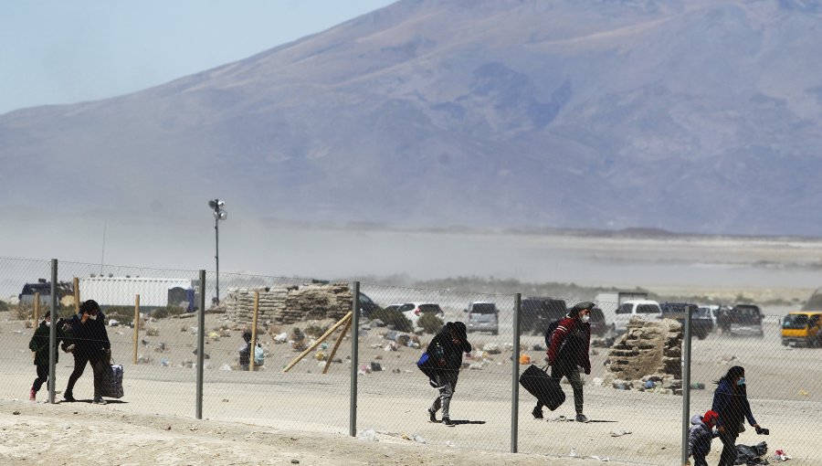 Dramático relato: Mujer que cruzó la frontera para entrar a Chile llegó con su bebe de 9 meses fallecido