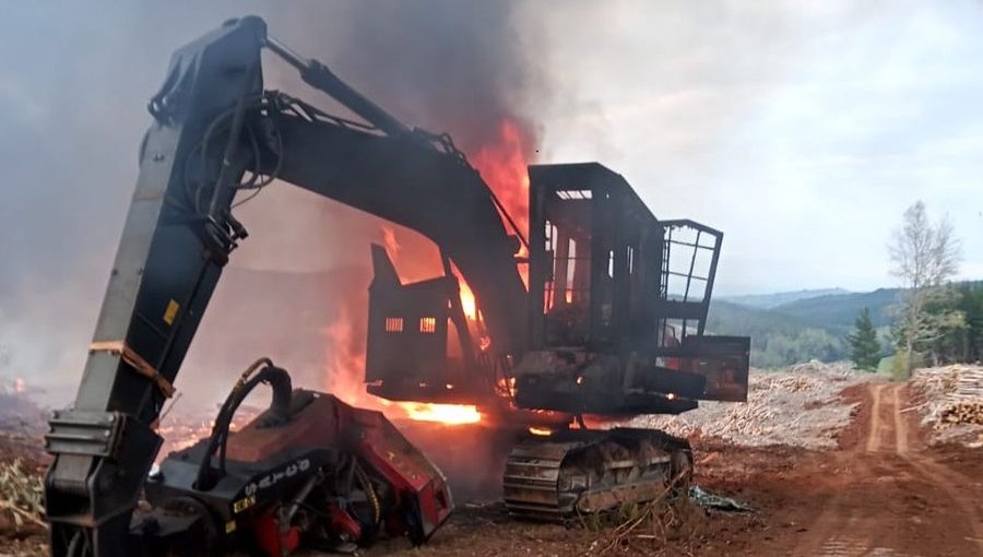 CAM se adjudica primer ataque incendiario en faena forestal de La Araucanía tras declaración del Estado de Emergencia