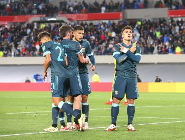 Argentina venció por la mínima a Perú y quedó a un paso del Mundial de Qatar