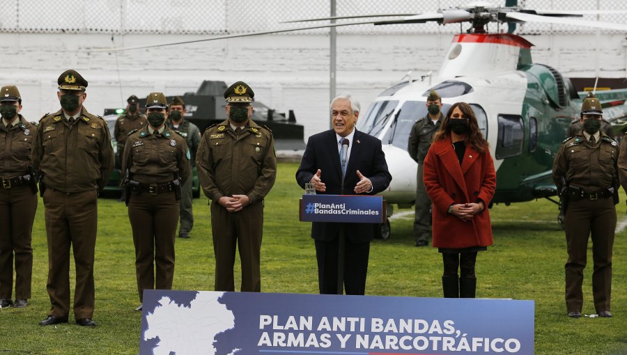 Gobierno presenta plan para combatir bandas criminales en la región Metropolitana: incluye 400 carabineros, drones y un helicóptero