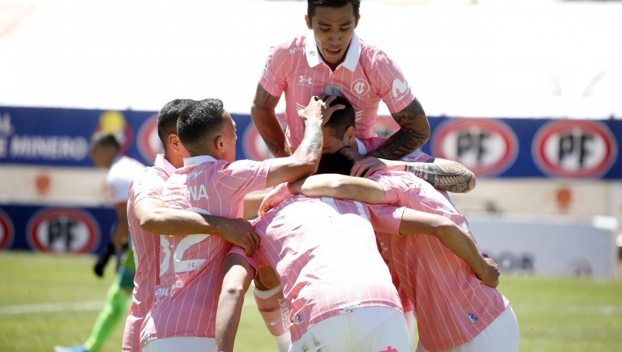 La UC le gana a Cobresal, le mete presión a Colo Colo y sueña con el "tetra" campeonato