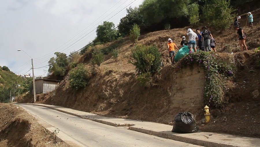 Constituyen comité de prevención de incendios especial para el camino La Pólvora de Valparaíso