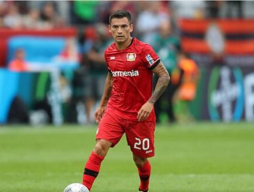 Charles Aranguiz se lesionó y quedó al margen del duelo ante el Bayern Munich