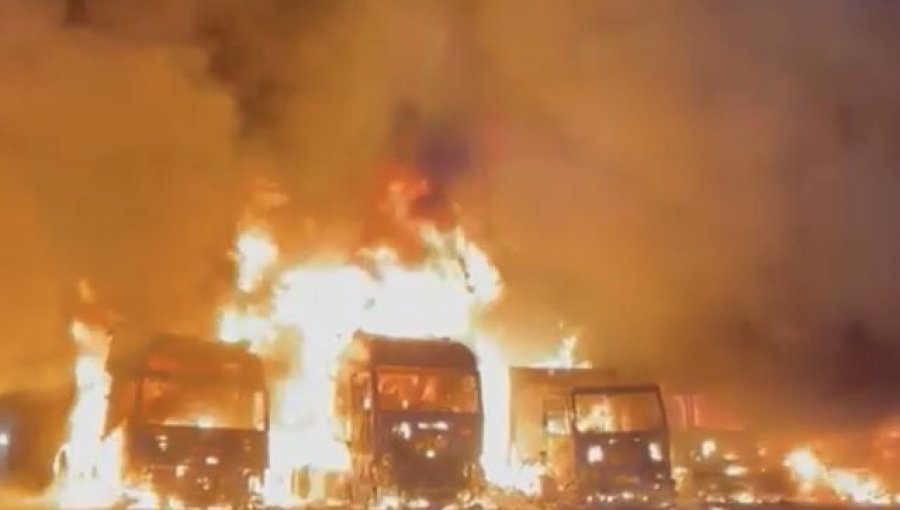 Dos ataques incendiarios en Victoria: Al menos ocho camiones destruidos y un herido