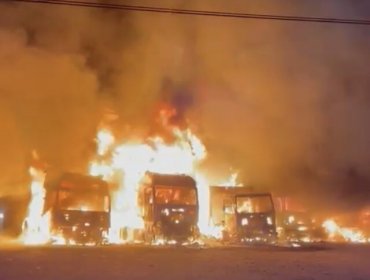 Dos ataques incendiarios en Victoria: Al menos ocho camiones destruidos y un herido
