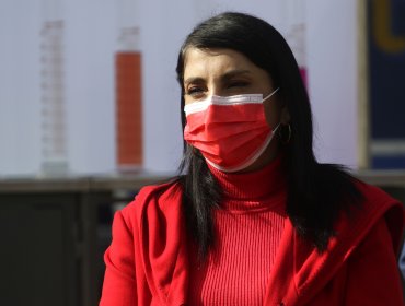 Ministra Karla Rubilar se defiende y asegura que "no he destinado ni un solo peso del Estado" en campaña de Christian Pino