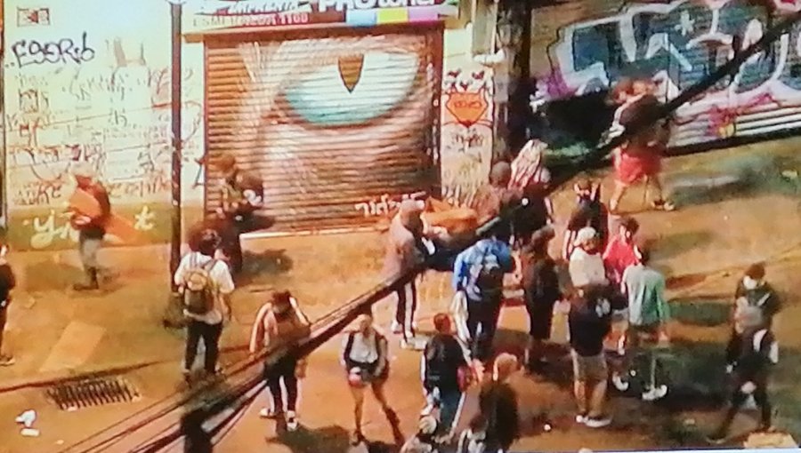 Registran saqueos en locales comerciales de Valparaíso en jornada de violentos incidentes