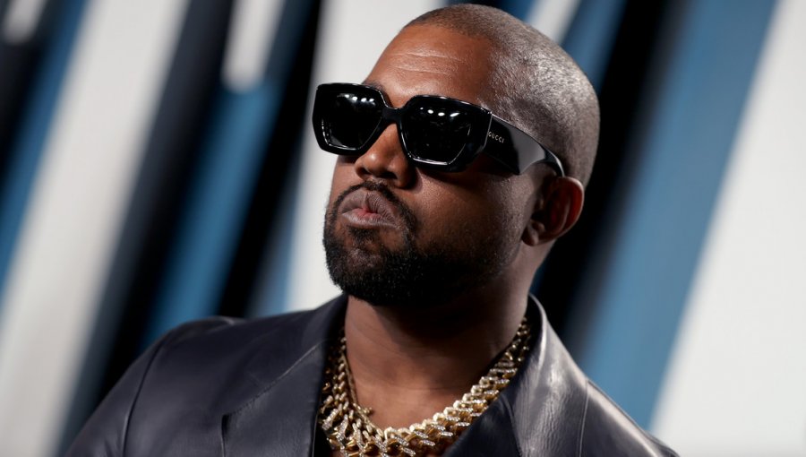Kanye West deja atrás su nombre y es oficialmente reconocido como “YE”