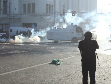 Con incidentes, enfrentamientos con carabineros y saqueos terminan manifestaciones en Valparaíso y Viña del Mar