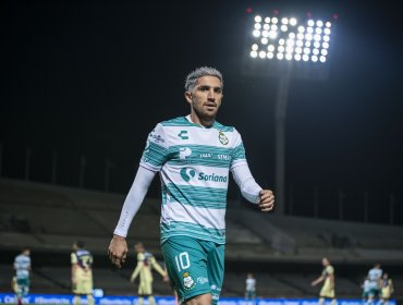 Diego Valdés fue villano en Santos Laguna al ser expulsado en derrota frente a América
