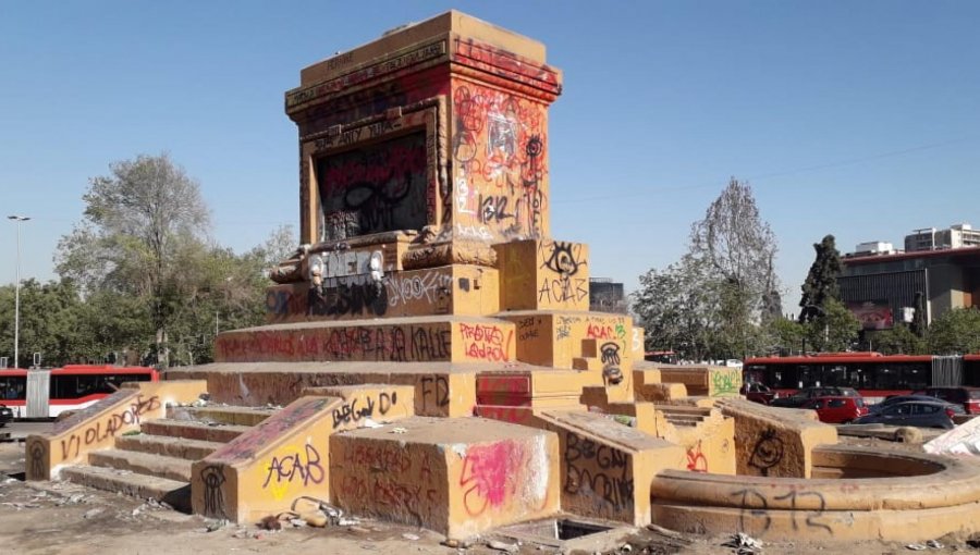 Consejo de Monumentos Nacionales decide trasladar restos del Soldado Desconocido de plaza Baquedano