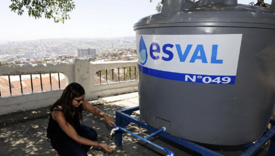 Radiografía al negocio del agua de Esval: Las millonarias utilidades de la sanitaria y quienes están detrás de su manejo