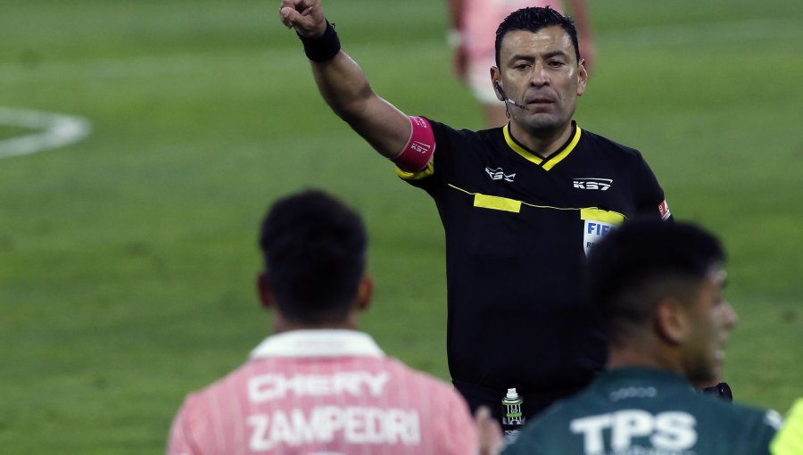 El informe arbitral de Roberto Tobar que da una luz de esperanza a la UC para el partido contra Colo-Colo