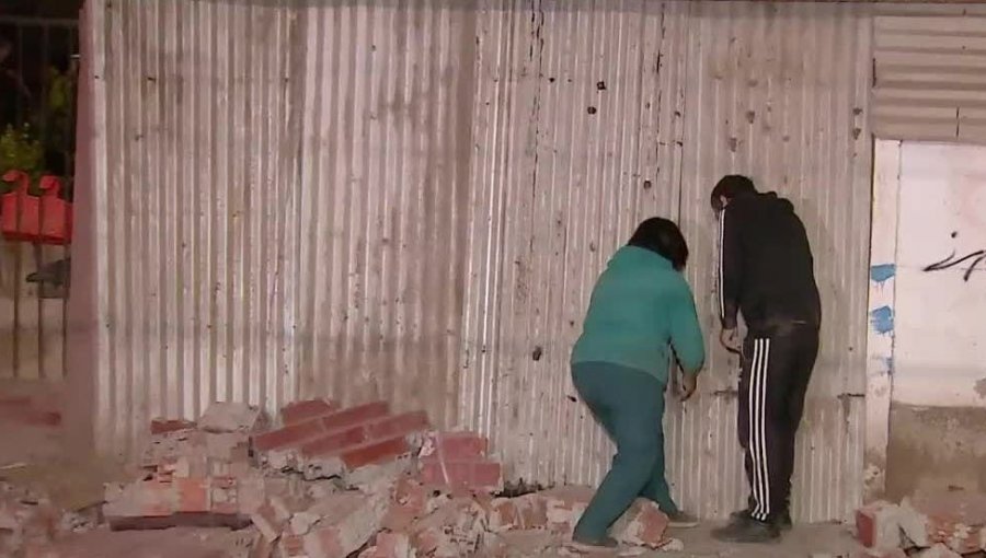 San Bernardo: Auto chocó contra muro de vivienda y desconocidos lo balearon