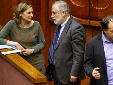 Continúa la incertidumbre por el cuarto retiro en la oposición: Senadores Montes y Goic volvieron a exhibir sus críticas al proyecto
