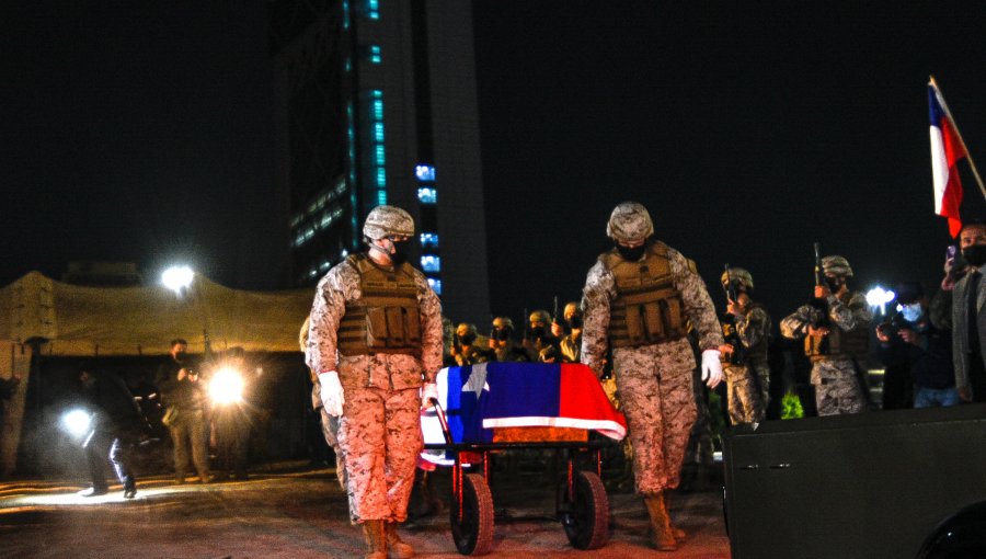 Ejército trasladó restos del «Soldado Desconocido» tras rendirle honores en Plaza Italia