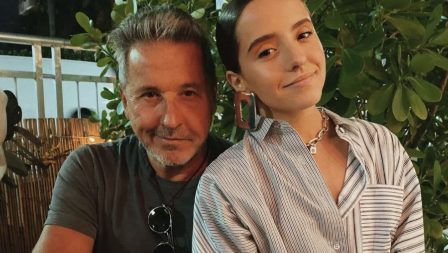 Ricardo Montaner comparte tierna fotografía del embarazo de su hija Eva Luna: “Besando a Índigo”