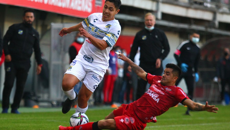 Everton se consolidó en puesto de Sudamericana tras pobre empate ante Ñublense