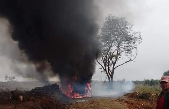 Cerca de 30 encapuchados armados ingresaron a faena forestal y quemaron al menos 10 casas en Carahue