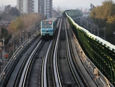 Falla técnica en un tren suspendió parte del servicio de la Línea 5 del Metro de Santiago