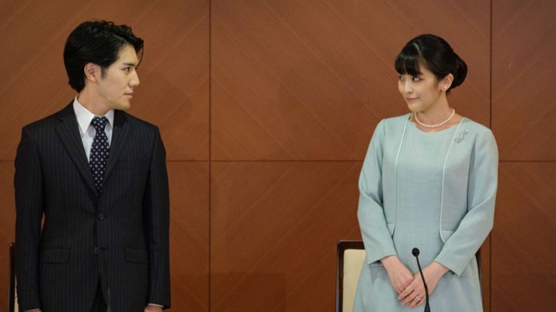 La princesa Mako de Japón se casa con su novio plebeyo tras renunciar a la realeza en medio de una gran controversia