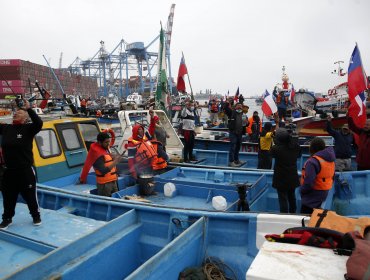 Puerto Valparaíso propuso sector de la playa Los Placeres como localización provisoria de los pescadores de la excaleta Sudamericana