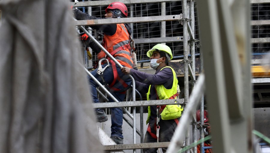 Desempleo en el Gran Santiago retrocede a 7,8%: la cifra más baja desde inicios de la pandemia