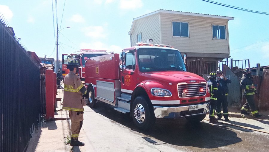 Adulta mayor postrada falleció en incendio que afectó a dos viviendas en sector de Forestal Alto en Viña del Mar