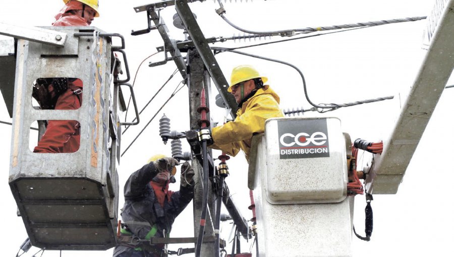 Usuarios de redes sociales reportan corte de energía eléctrica en diversos sectores de Viña del Mar