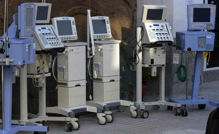 Sernac emite alerta de seguridad por ventiladores médicos que presentan falla: se vendieron 11 mil entre 2008 y 2021