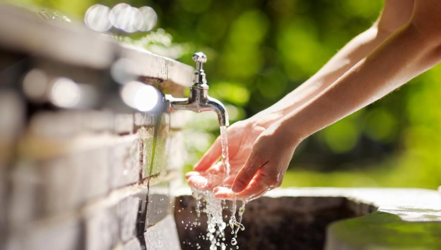 Proyectan que consumo de agua potable aumentará un 19% durante el fin de semana largo en la región de Valparaíso