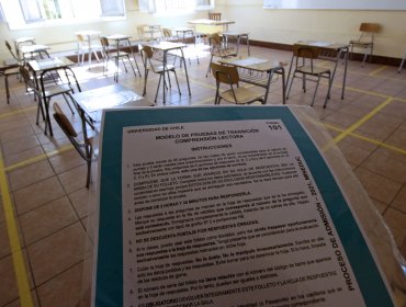 Ministerio de Educación anuncia que Prueba de Transición se podrá rendir dos veces al año desde el 2022