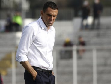 Hinchas de Católica se ensañaron con Poyet por aparición en TV inglesa