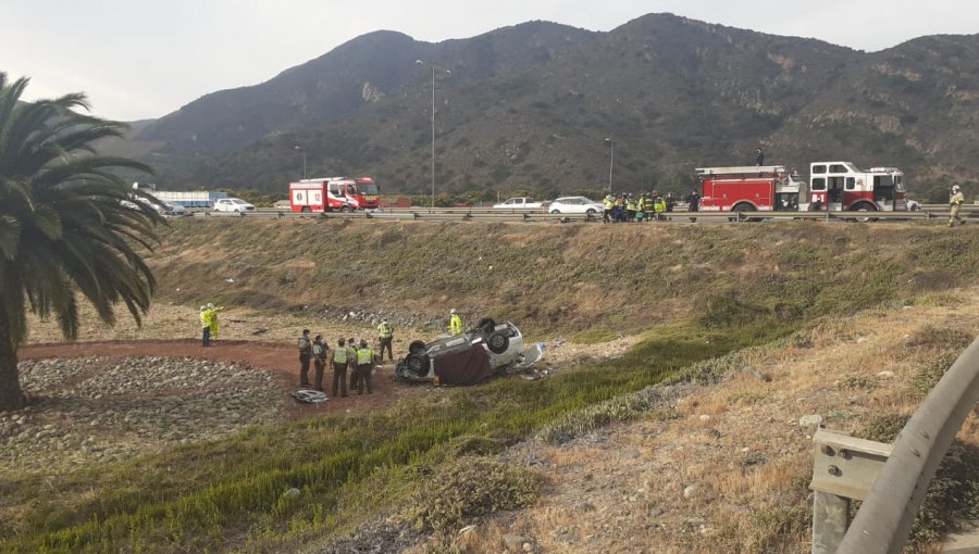 Fatal accidente en Hijuelas: Vehículo desbarranca, se vuelca y deja 3 fallecidos