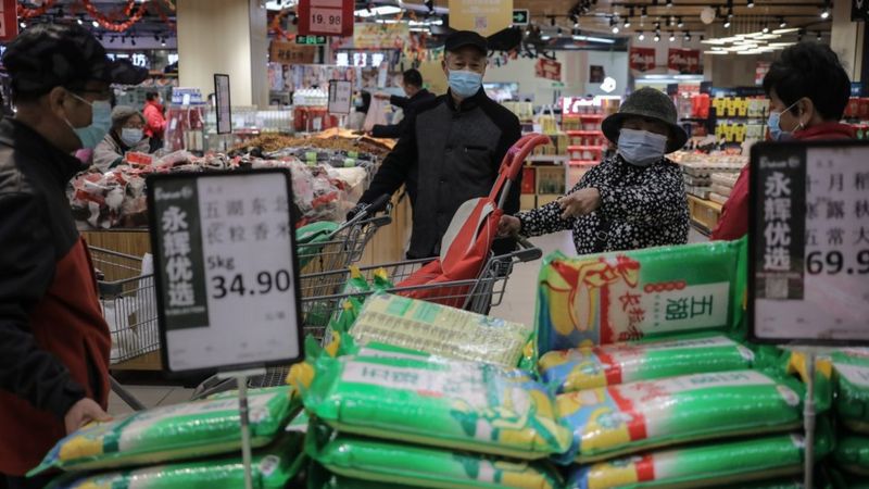 China pide a sus ciudadanos que se abastezcan de productos esenciales en caso de emergencia