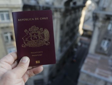 Presentarán oficio a Contraloría para investigar la licitación de pasaportes adjudicada a empresa china