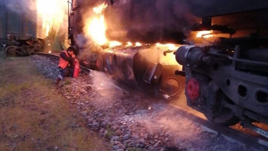 Tren Victoria-Temuco suspendido tras incendio y descarrilamiento provocado por desconocidos