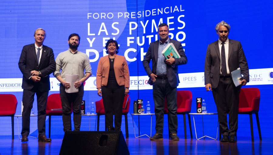Candidatos presidenciales debatieron sobre el futuro de las pequeñas y medianas empresas en el foro "Las pymes y el futuro de Chile"