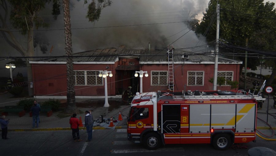 Tribunal absuelve de manera unánime a los cuatro imputados por incendio del Municipio de Quilpué durante el estallido social