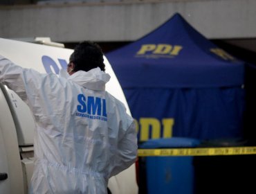 Macabro hallazgo en Valparaíso: transeúntes encuentran cuerpo sin vida al interior de un auto en la Av. Playa Ancha
