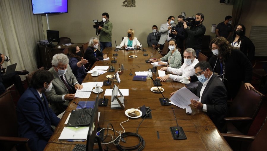 Comisión revisora rechaza la acusación constitucional contra presidente Piñera: pasa a Sala con informe negativo