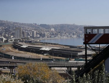 Proponen replicar modelo de troles y metro para que empresa de transporte administre los ascensores de Valparaíso