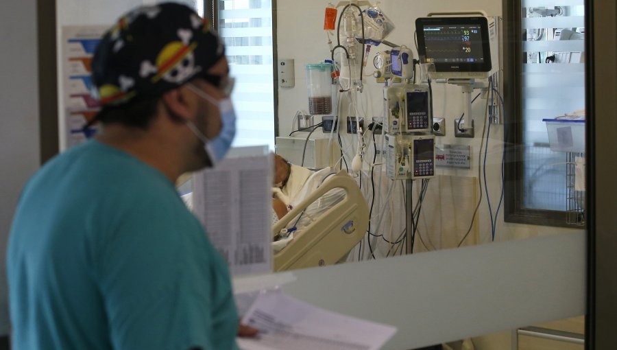 Chile registra 2.229 nuevos contagios y 573 pacientes Covid en UCI, la cifra más alta en más de dos meses