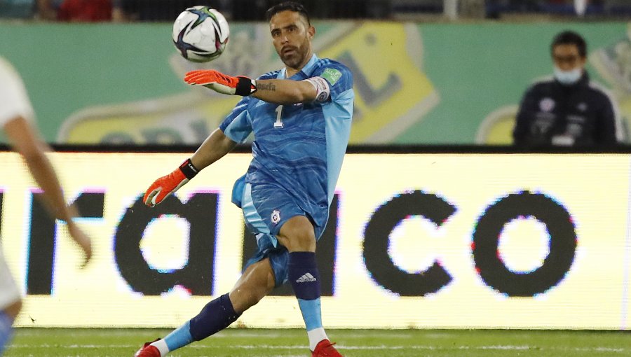 Claudio Bravo tras la victoria de Chile ante Paraguay: "Retomamos el rumbo y no debemos dejarlo escapar"